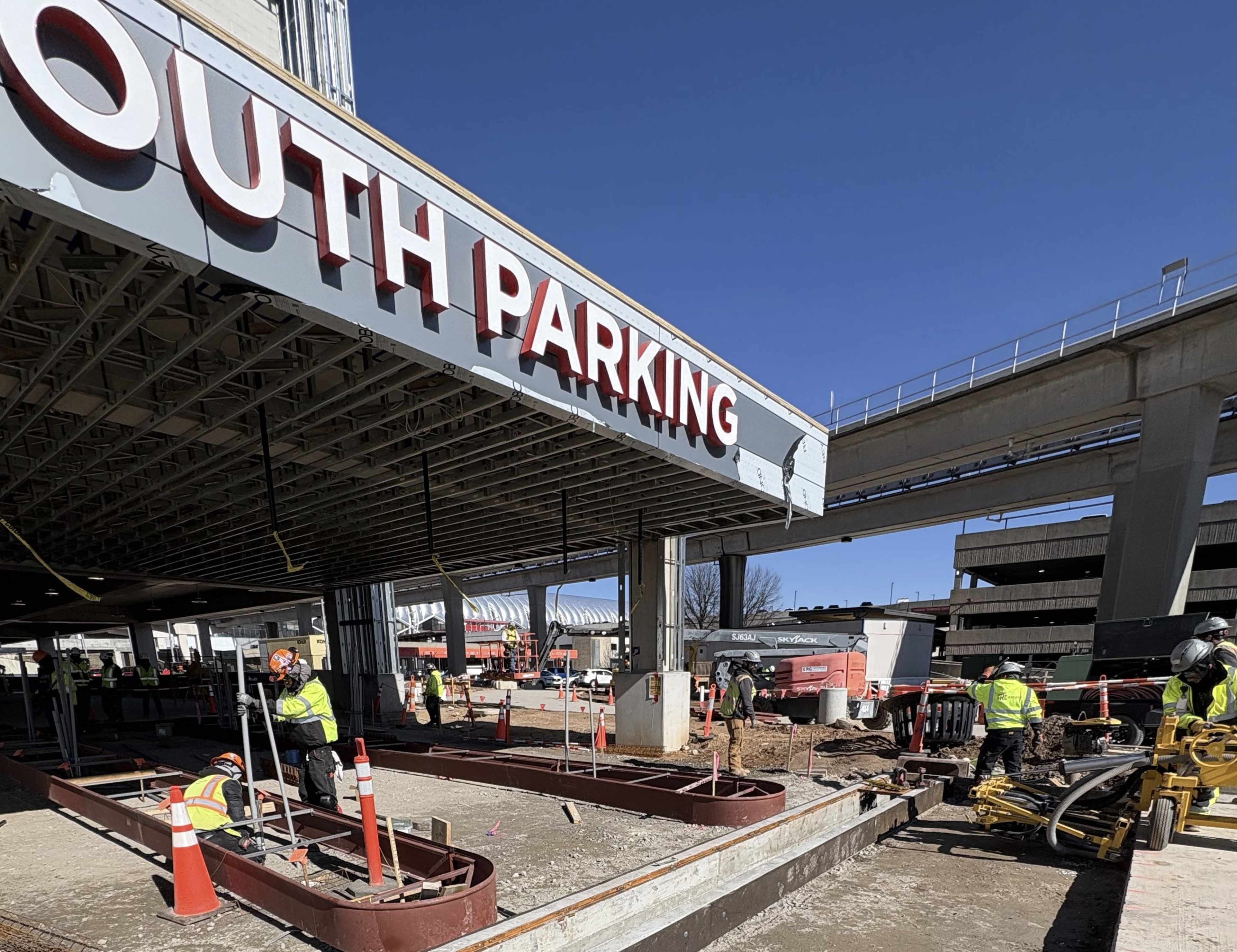 HJAIA South Terminal Parking Deck